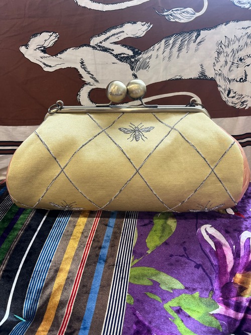 Lサイズ ラウンド イエロー 蜂 植物