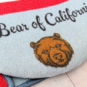 ✨️トイレもワクワクHAPPY✨️【 The State of California / カリフォルニア州旗 】TOILET MAT & LID COVER トイレマット&蓋カバー (マット裏面滑り止め加工 ) / アメリカンマット / ふかふかマット〚アメリカン雑貨 アメトイ〛