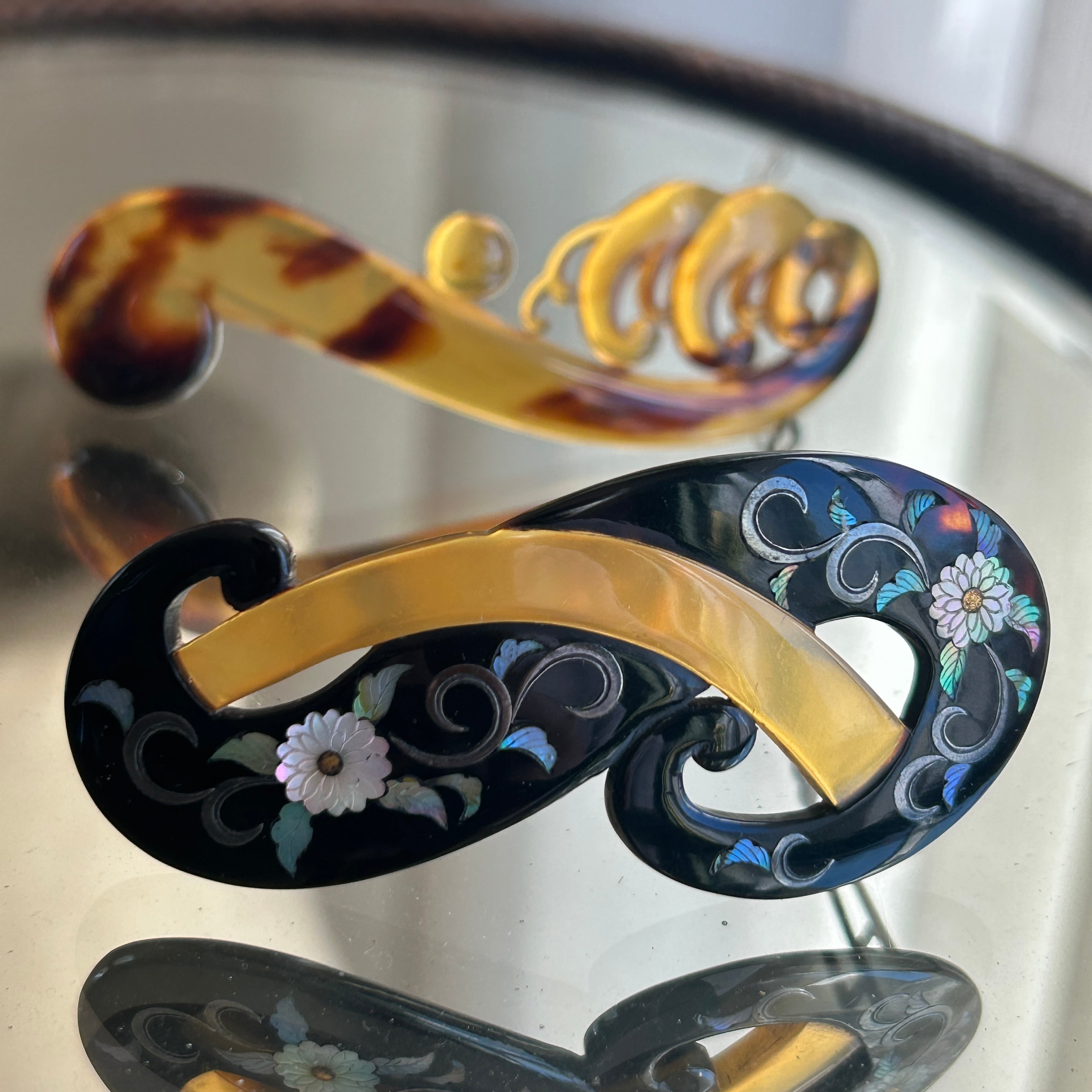 アンティーク　鼈甲二色に螺鈿銀象嵌のバレッタ