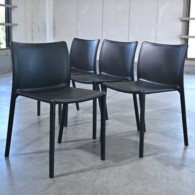 MAGIS 13万「AIR-CHAIR / エアチェア」ブラック 4脚セット ジャスパーモリソン スタッキング リビング ダイニング JASPER MORRISON マジス【中古家具/中古インテリア/USED家具ユーズド家具/リサイクル】