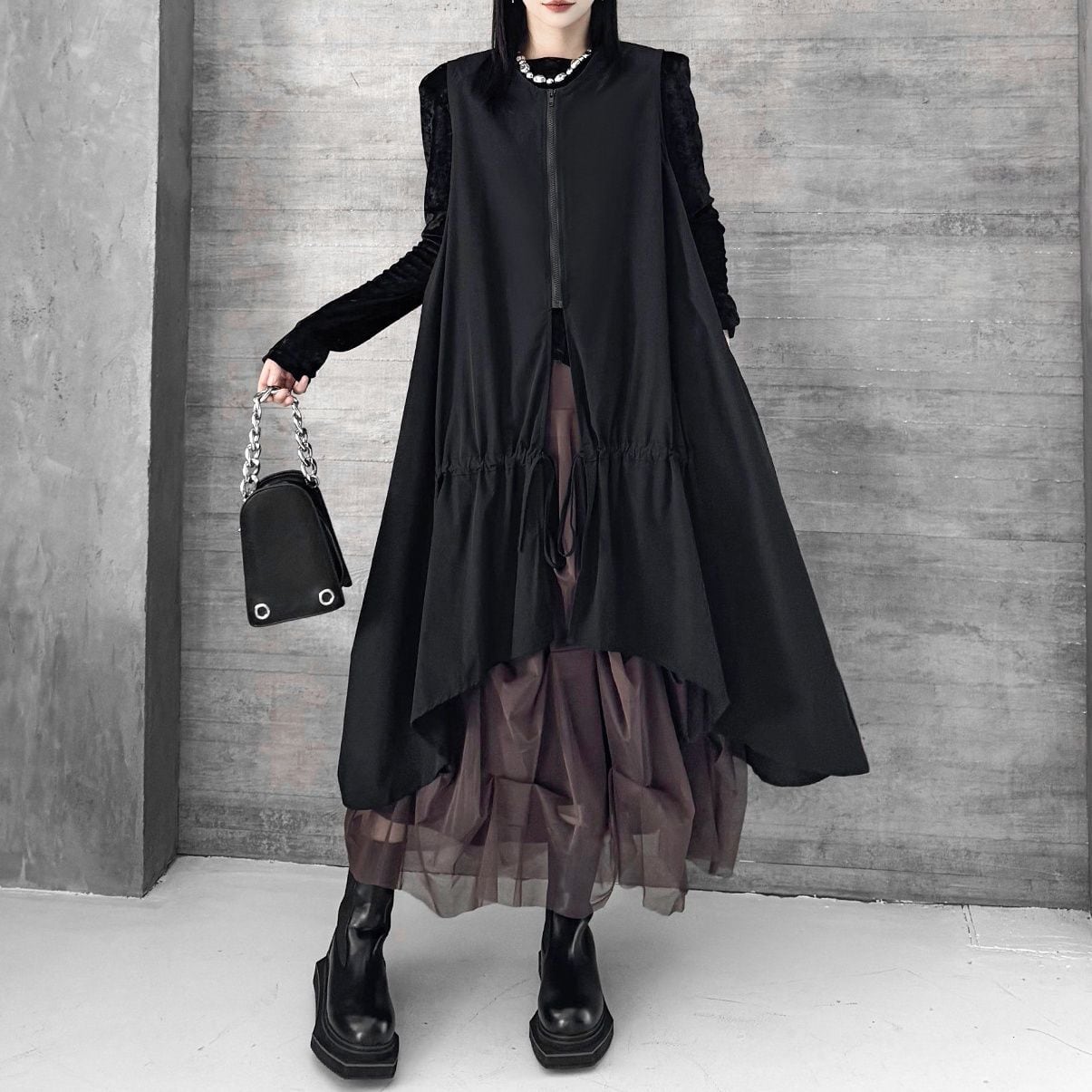 BLACK SPLIT DESIGN A-LINE MIDI ZIP VEST JACKET 1color M-16084