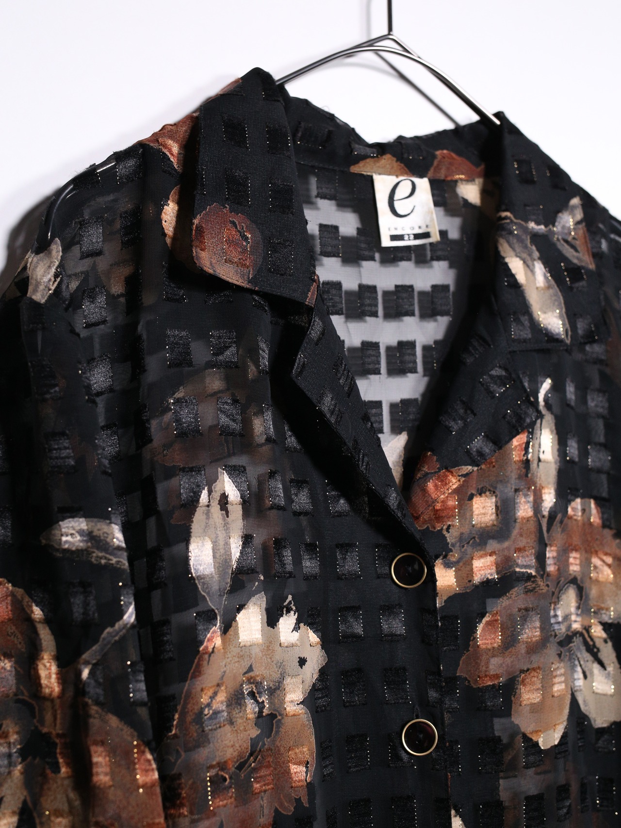 flower art graphic and many square pattern over silhouette s/s sheer shirt - 9