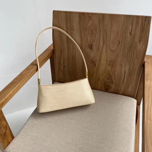 クロコ型押しミニバッグ