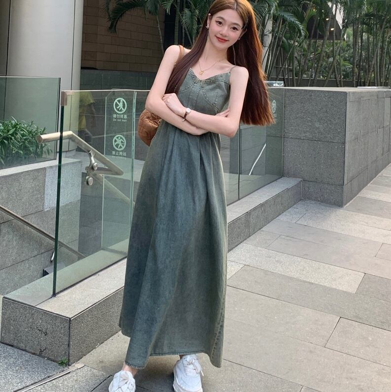 ワンピース オールインワン デニムワンピース ミモレ ミモレ丈 ロング ロング丈 アンクル丈 袖なし ノースリーブ Vネック 襟なし ワイド デニム かわいい 大人可愛い シンプル カジュアル おしゃれ お洒落 かっこいい 大人可愛い 大人女子 こなれ感 ラフ マニッシュ ラブリー ワンピース オールインワン デニムワンピース ミモレ ミモレ丈 ロング