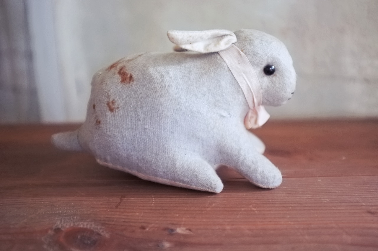 フランス 青いうさぎさんと薔薇色のリボンc ドール アンティーク