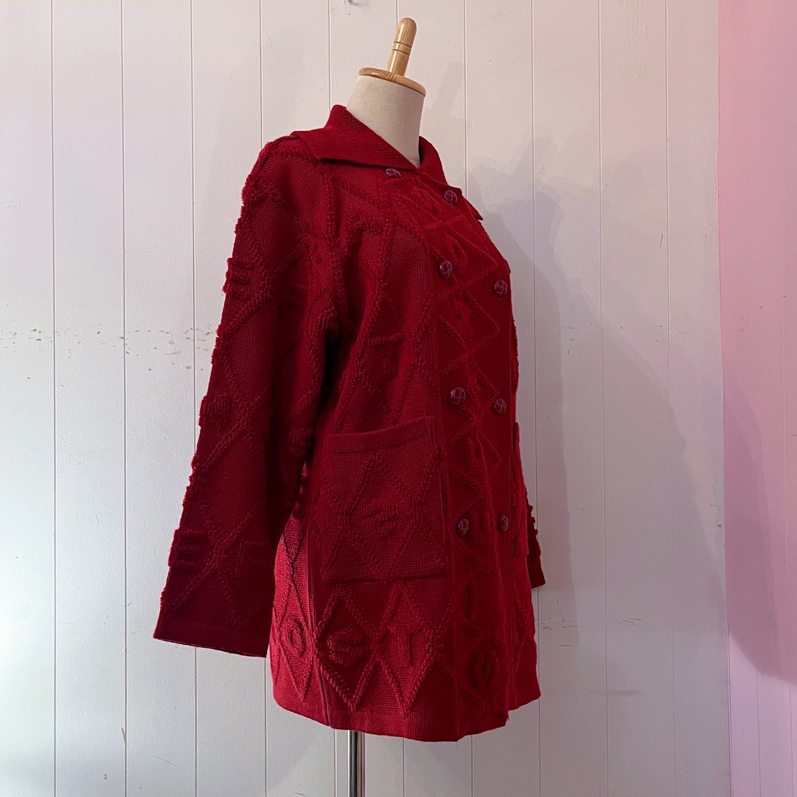 red diamond pattern double button knit