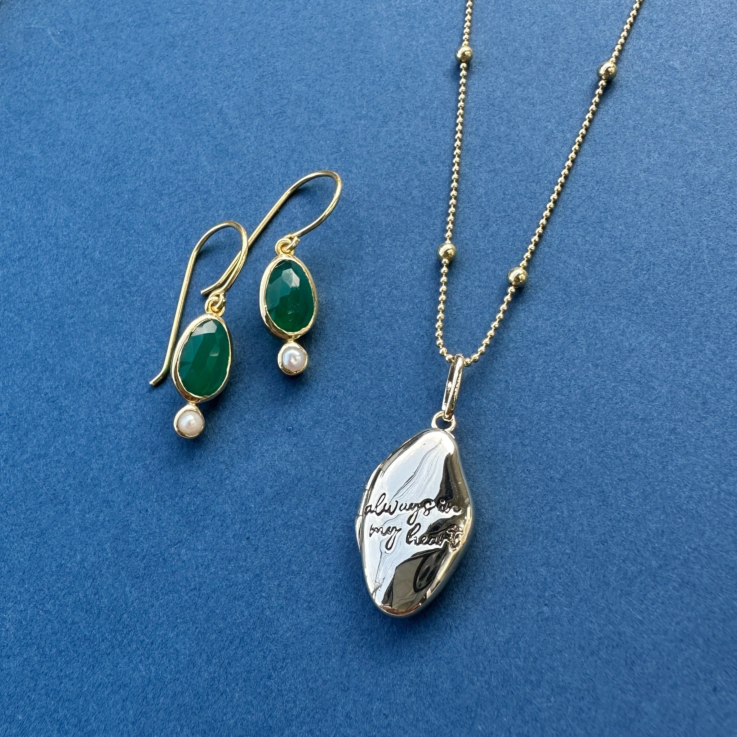 ラスト2！】Gold Coating グリーンオニキス とプチパール フックピアス