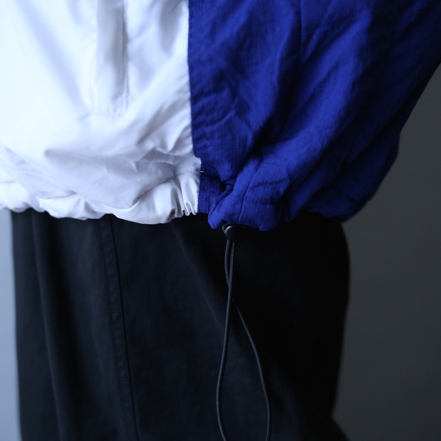 "Columbia" 3-tone good coloring over silhouette mountain jacket