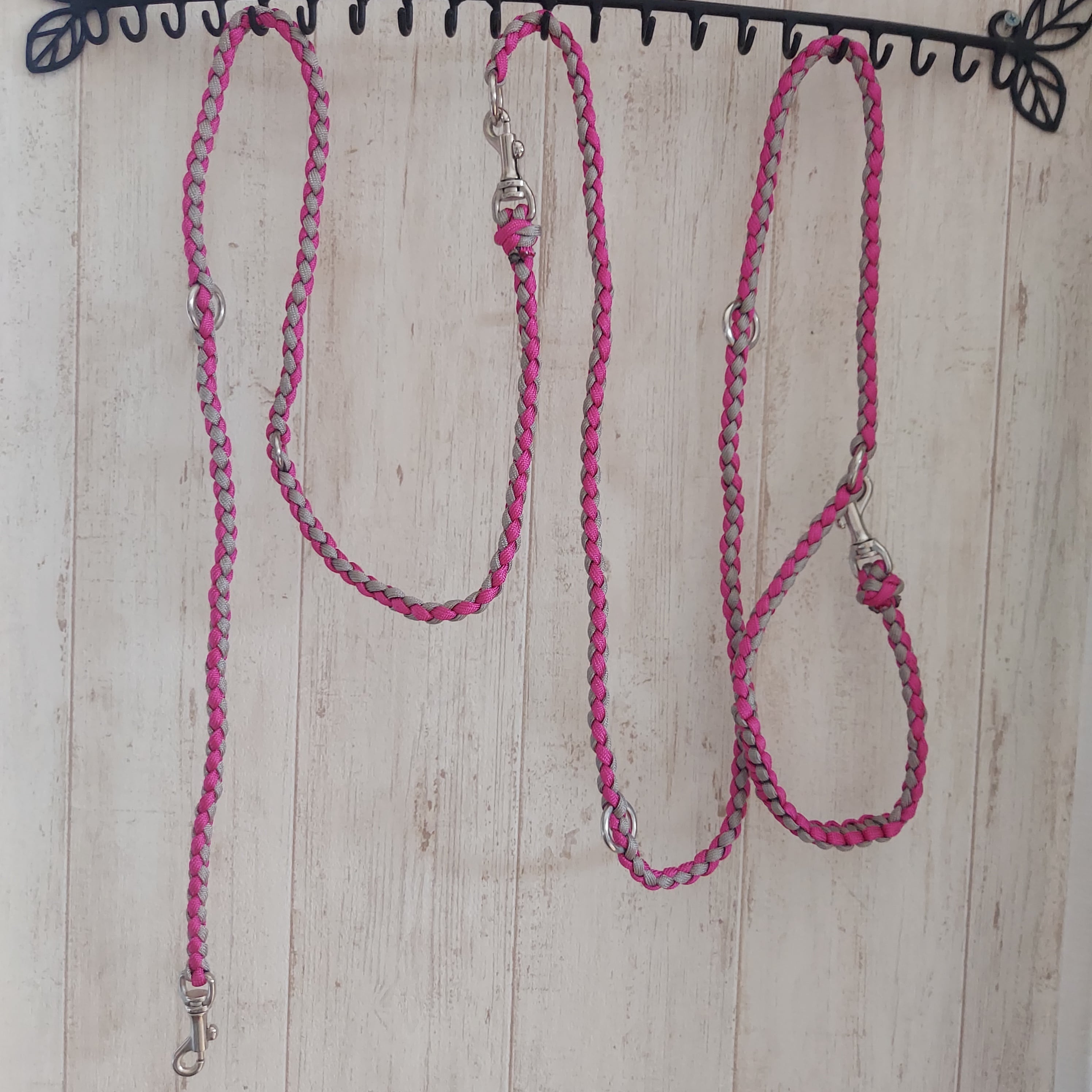 チェリーピンク&カーキ】パラコードリードたすき掛け(リード、腰巻可