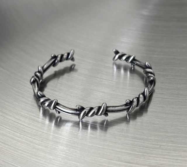 Metal Thorn Bracelet AA01