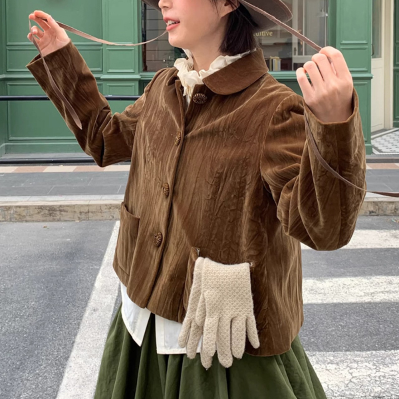 【2color】光沢が瞬く菊ボタンの物語ショートジャケット《W0209》