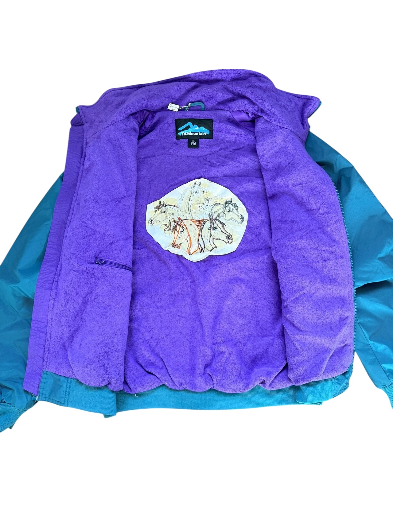 90's Tn-Mountain ナイロンジャケット 馬刺繍