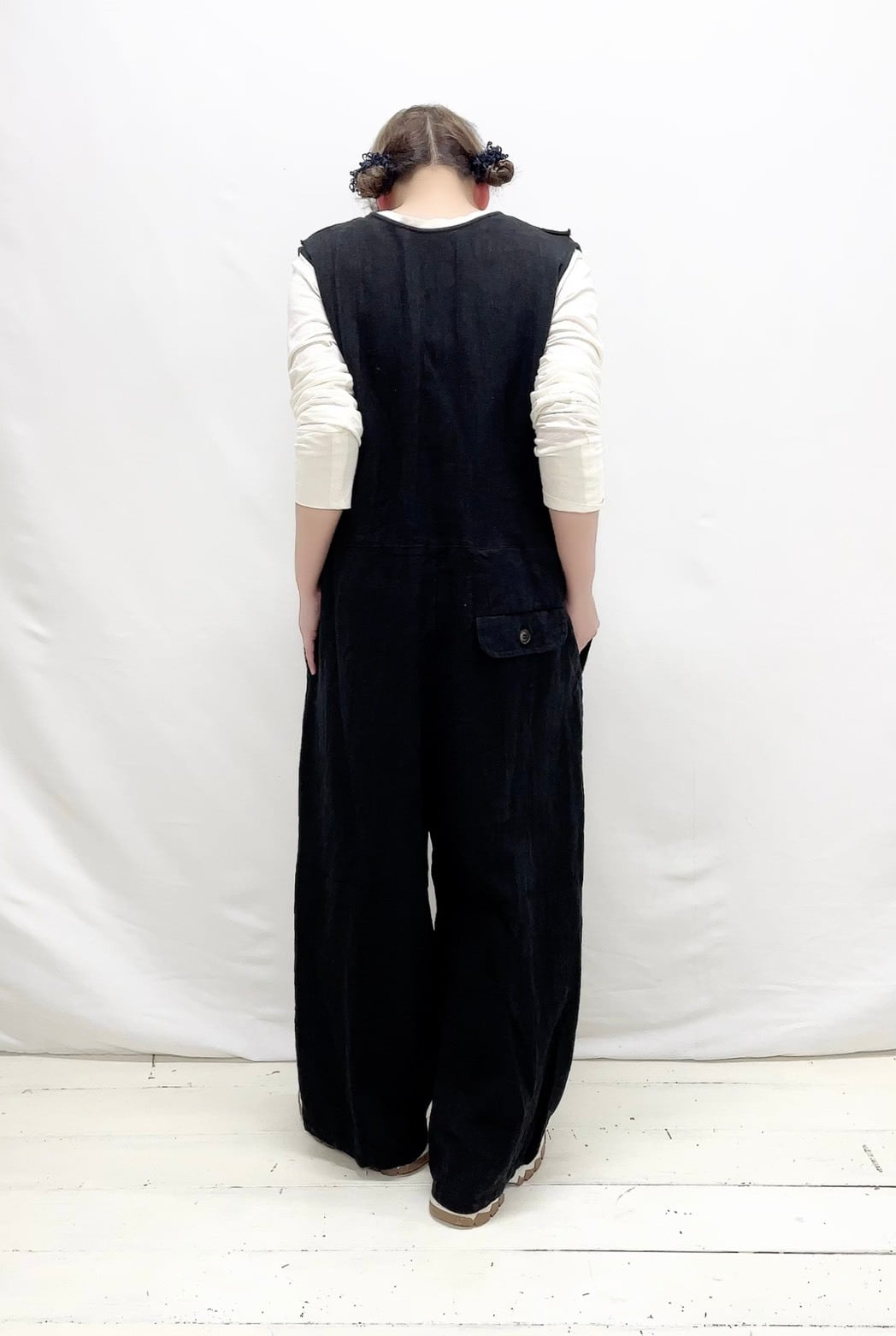 新品タグ付きGauze♯ameriフリルサロペット黒オールインワンリネン Gauze#】ameriフリルサロペット / G1172 | syozikiya online shop