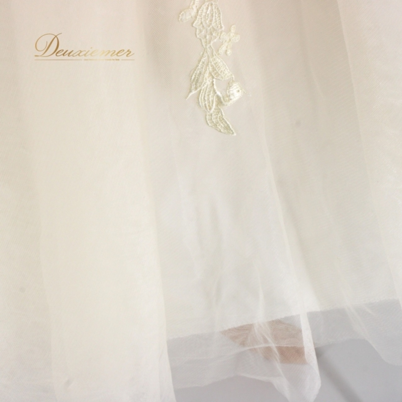 ドレス ワンピース 結婚式 二次会 演奏会 発表会 ピアノ パーティドレス ホワイト系 花柄 レース ノースリーブ ステージ衣装 カラオケ 温かみ アイボリー 洗練 存在感 フェミニン フォーマル ゆったり おしゃれ エレガント 結婚式用 パーティー用 かわいい おすすめ お出かけ 体型カバー アシンメトリー 可愛い装飾 謝恩会 学校行事 二次会服 ロマンティック 女子会