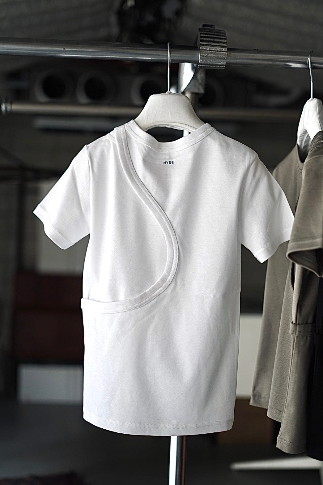 HYKE / LAYERED SHORT-SLV TEE ( WHITE , KHAKI , BLACK ) | JUQUI Online