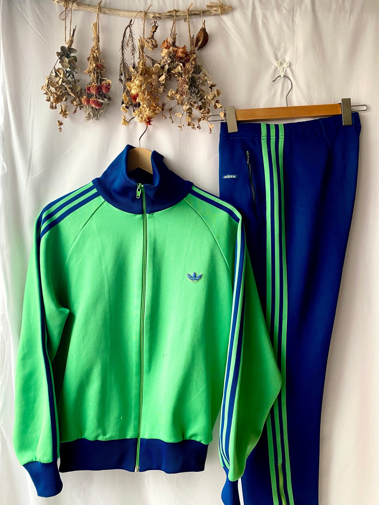 adidas アディダス 丸っこく セットアップ トラックジャケット 
