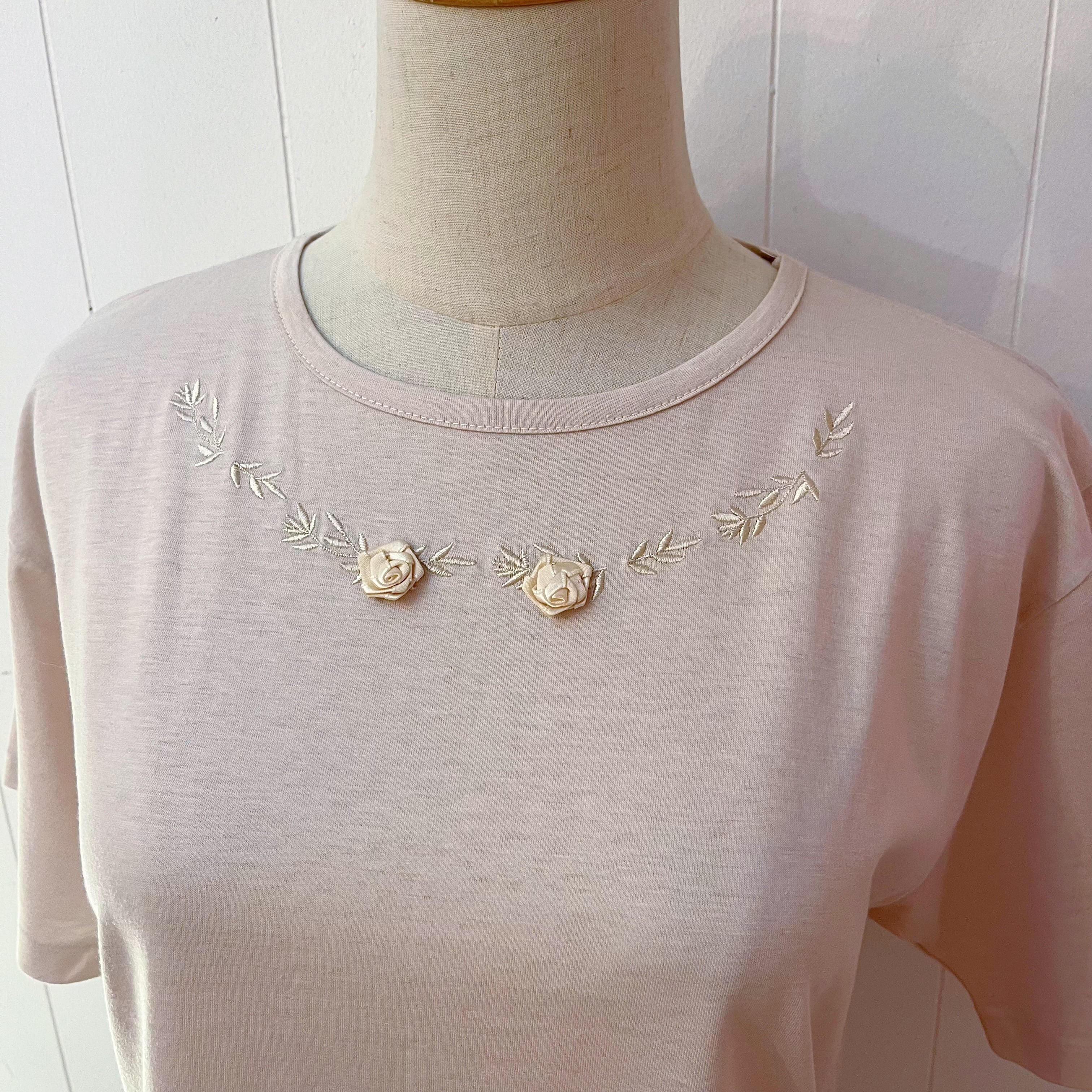 ribbon rose beige T-shirt