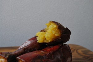 【送料無料】紅はるか 焼き芋 (冷凍焼き芋) 茨城県産さつまいも やきいも 1kg