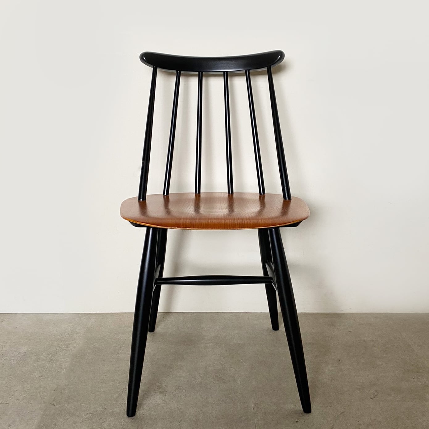 Fanett chair by Ilmari Tapiovaara / CH091 | situraeru