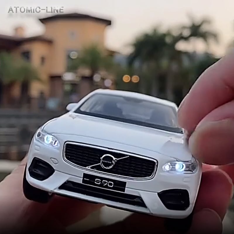 VOLVO ボルボ S90 1/32 ミニカー 全5色 ライト点灯 エンジンサウンド