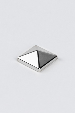 PIRAMIDE 17x17 17x17mm h6.4 NIKEL