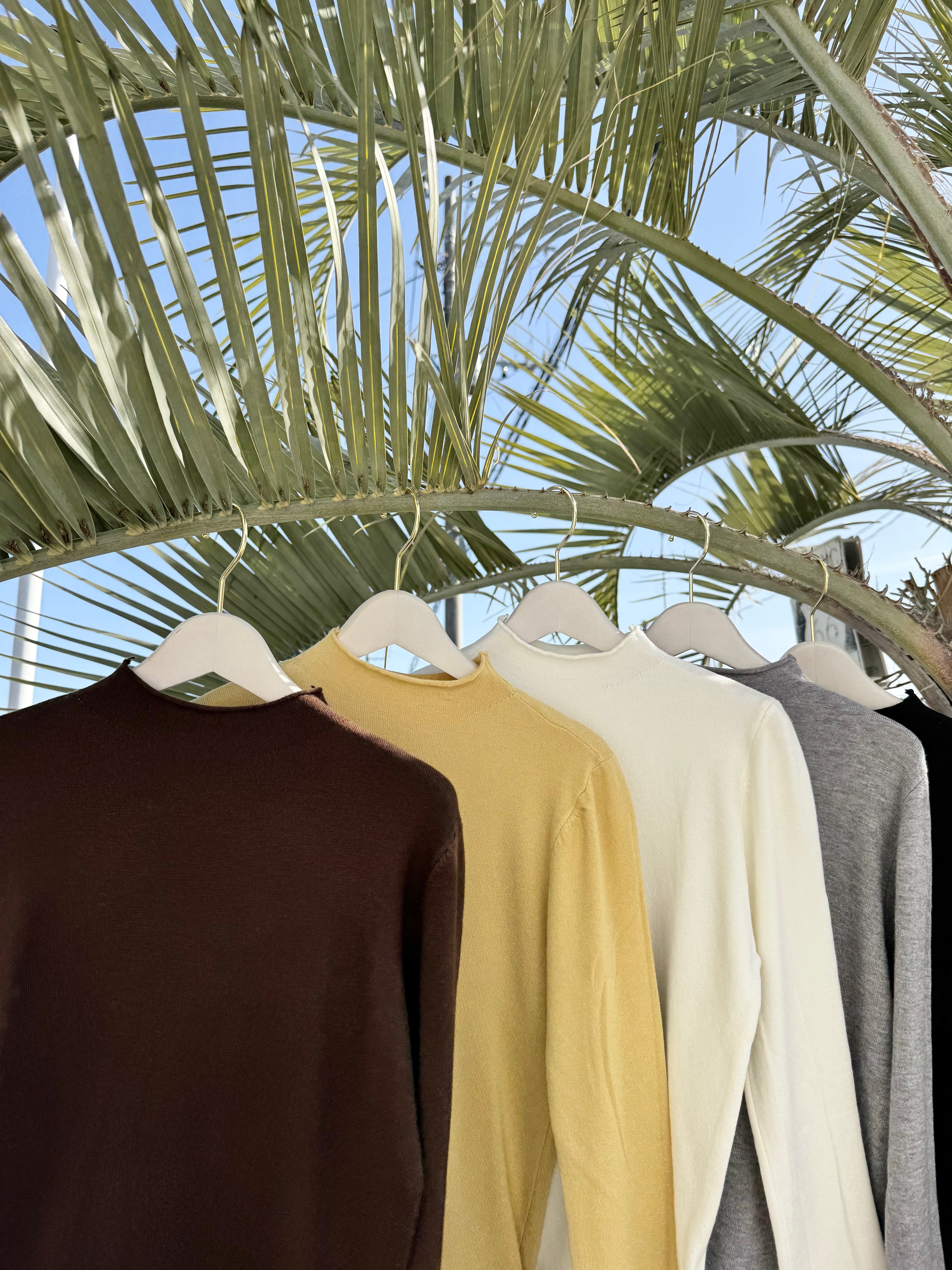 レディース もちふわタートルニット¥2,990(3,289)