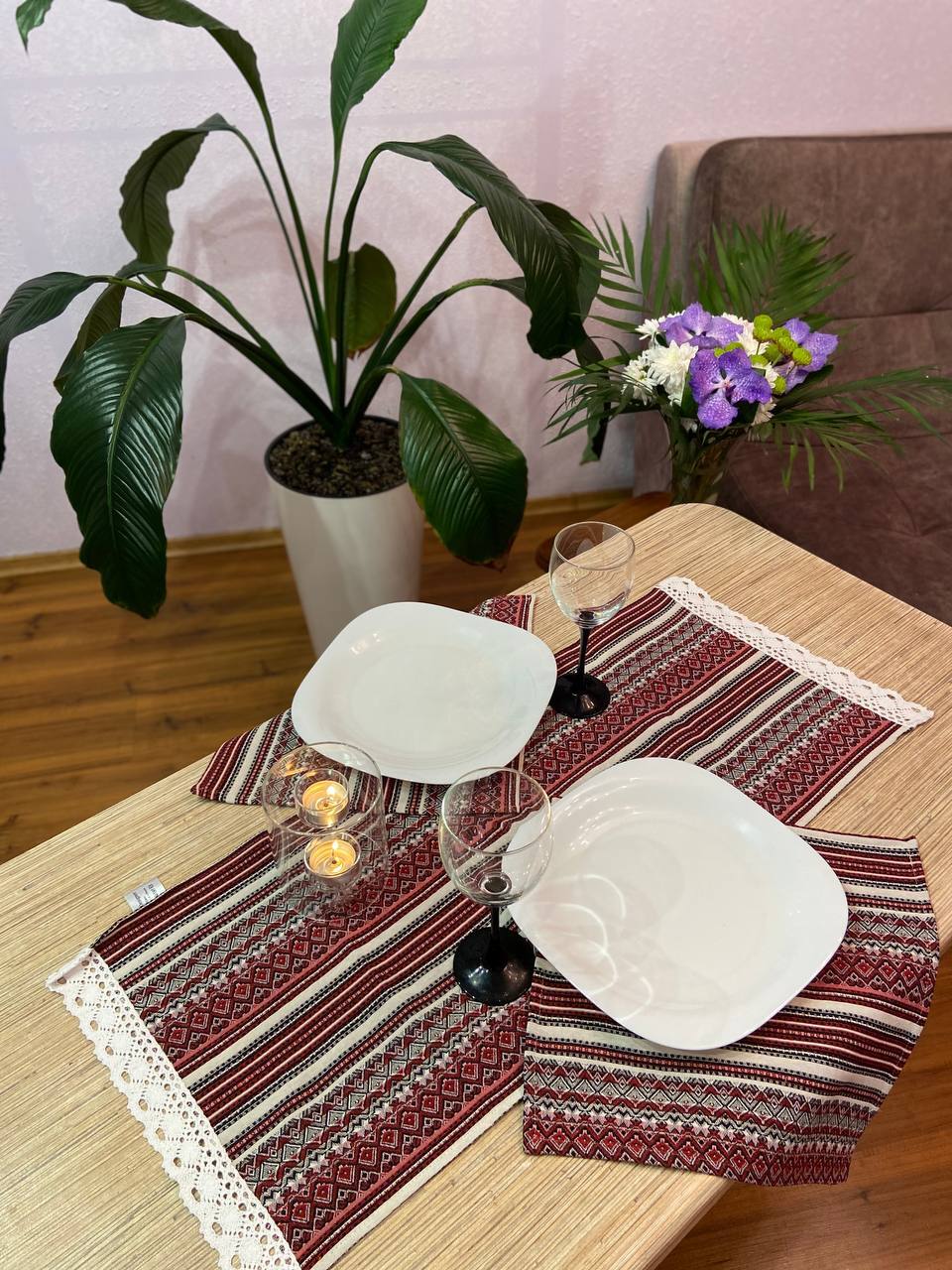 テーブルクロス（ウクライナ伝統刺繍柄・白いレース） セットE