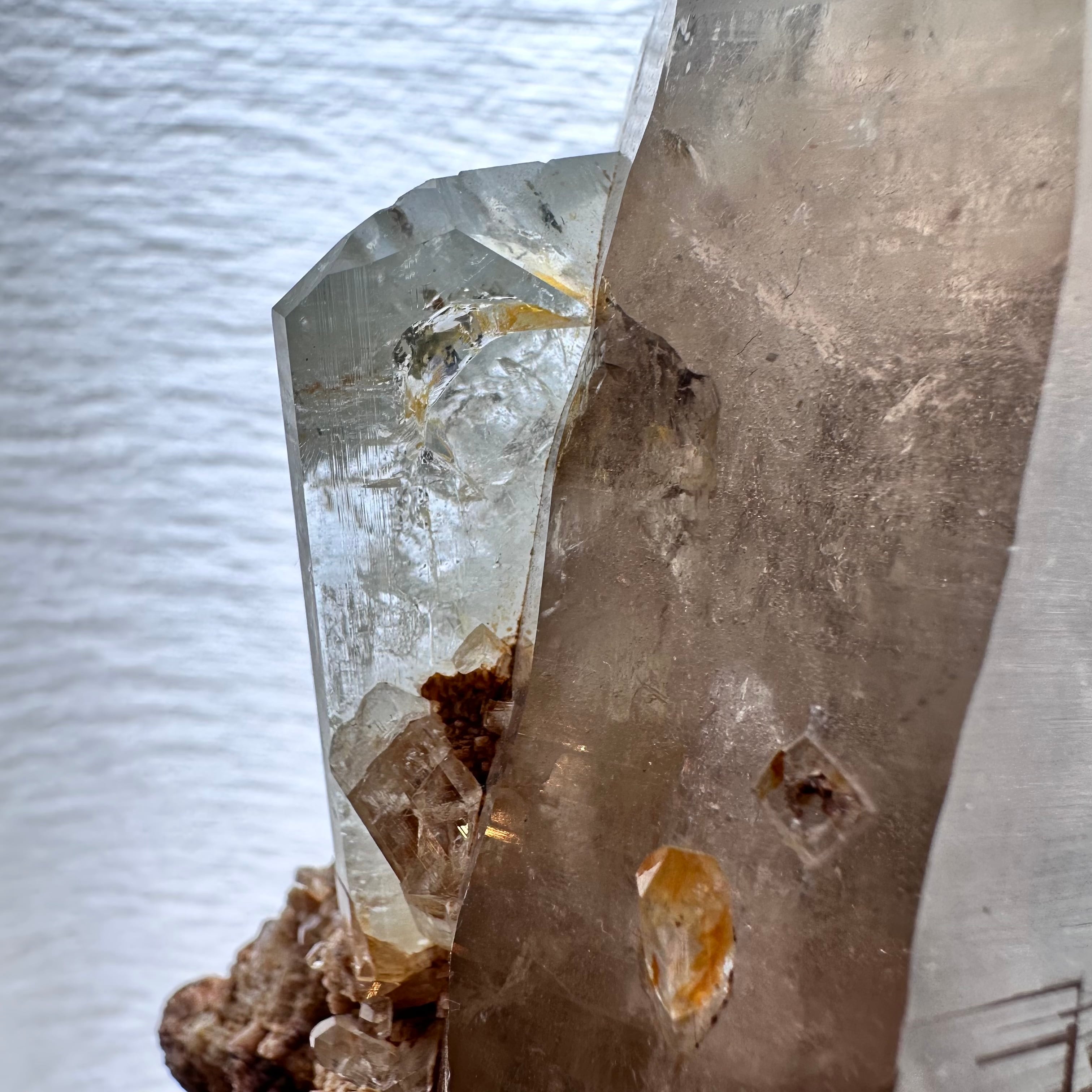 トパーズ / スモーキークォーツ【Smoky Quartz with Topaz】ナミビア産