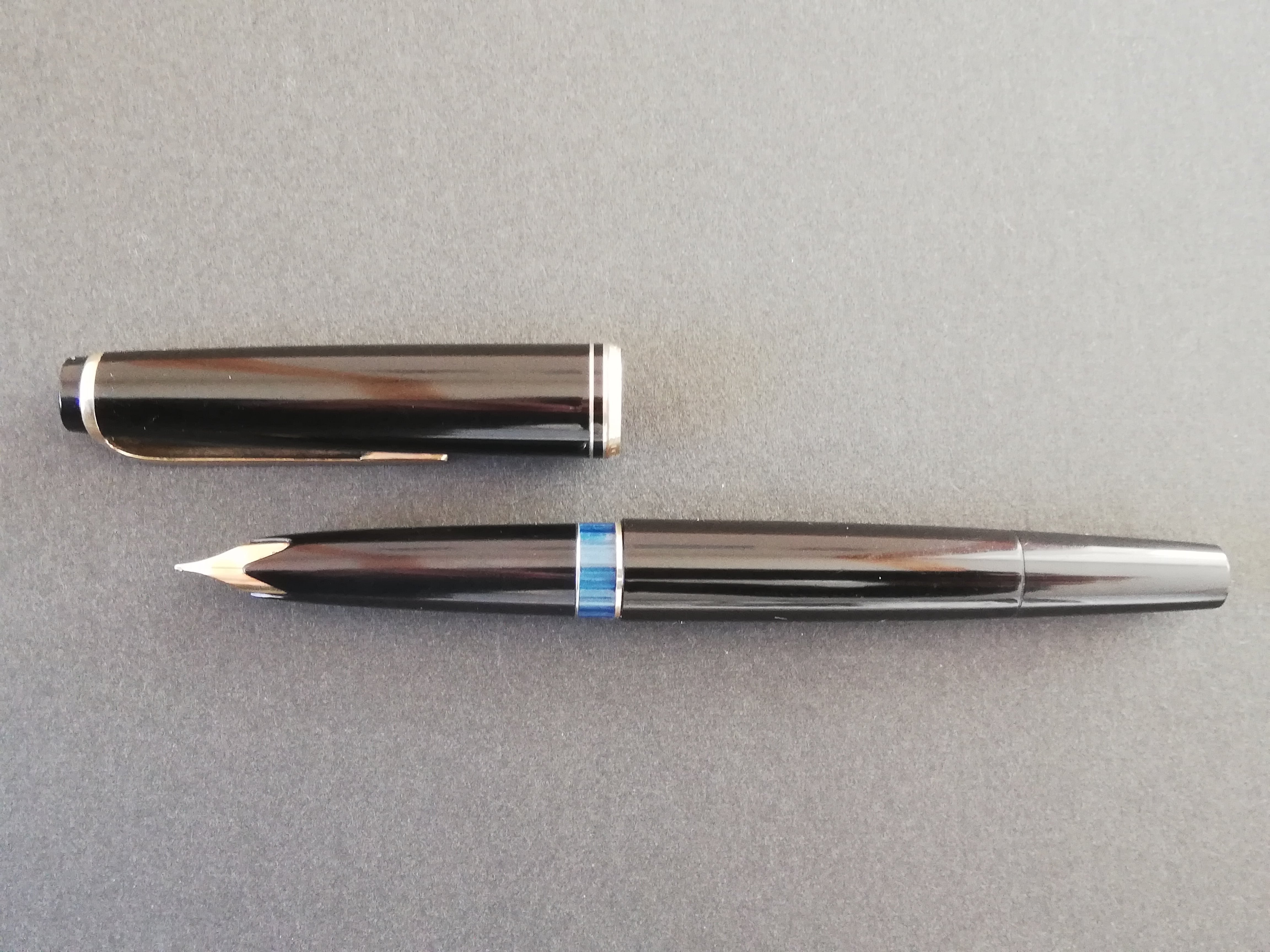 60s モンブラン No 22 MONTBLANC No 22 （細字） 14K 02168 | 川口