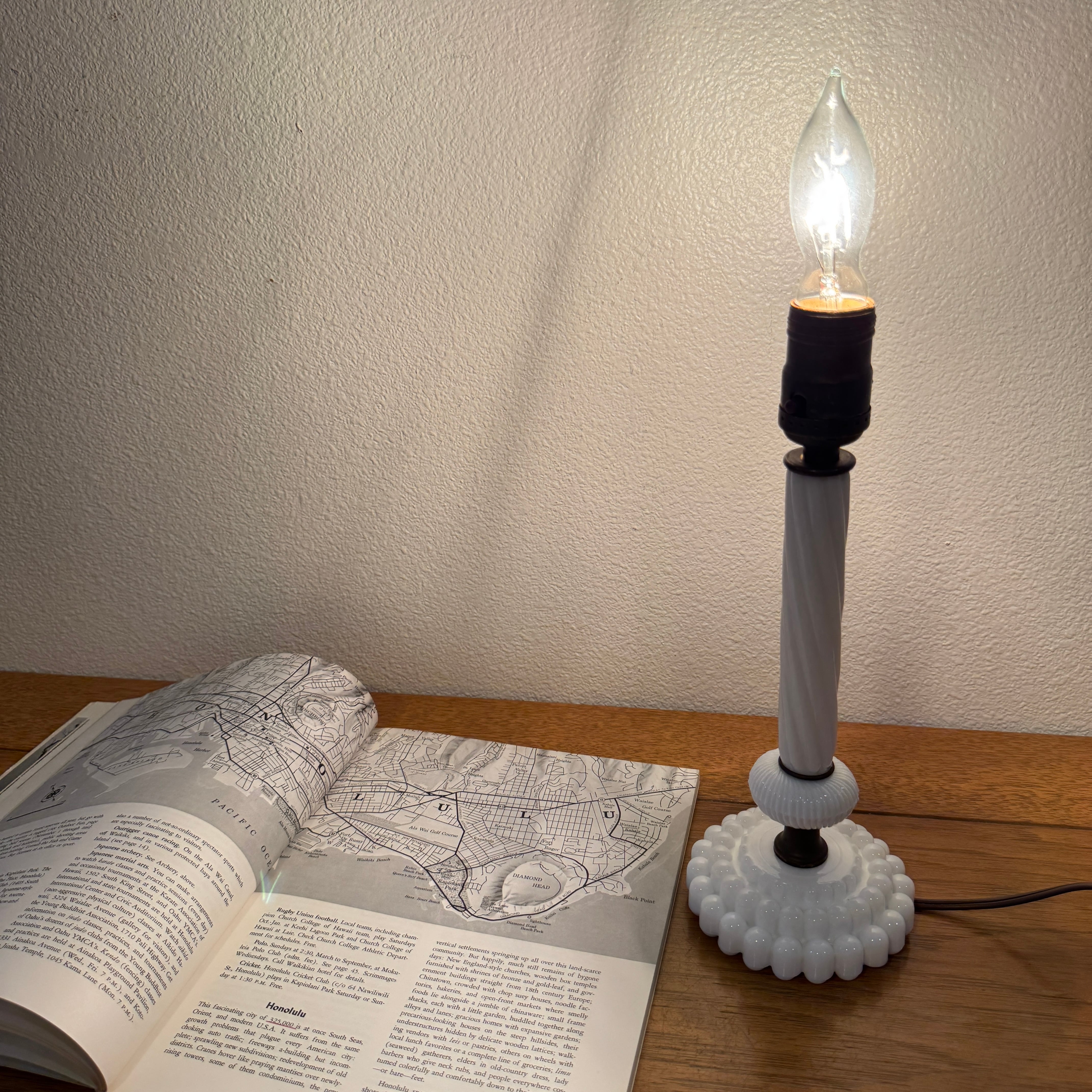 #2091-2 ビンテージ テーブルランプ ミルクガラス製