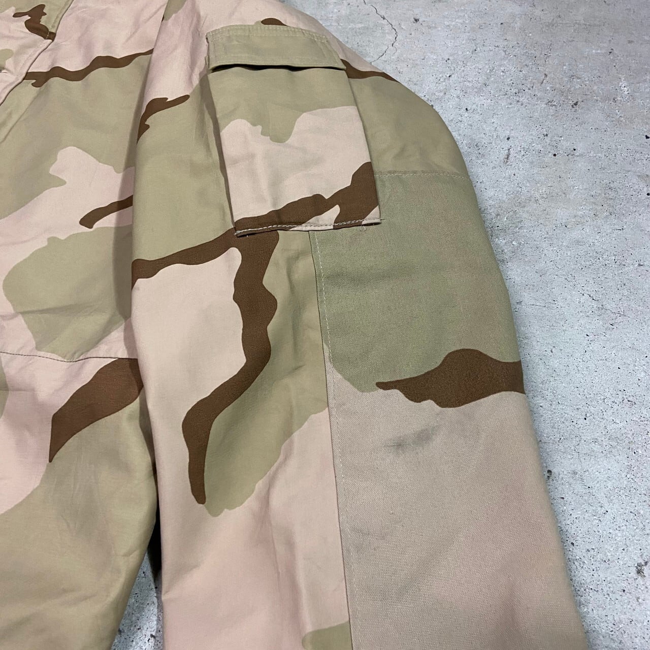 年納品 U.S.ARMY 米軍実品 US.ARMY ECWCS 3Cデザートカモ柄 GORE TEX