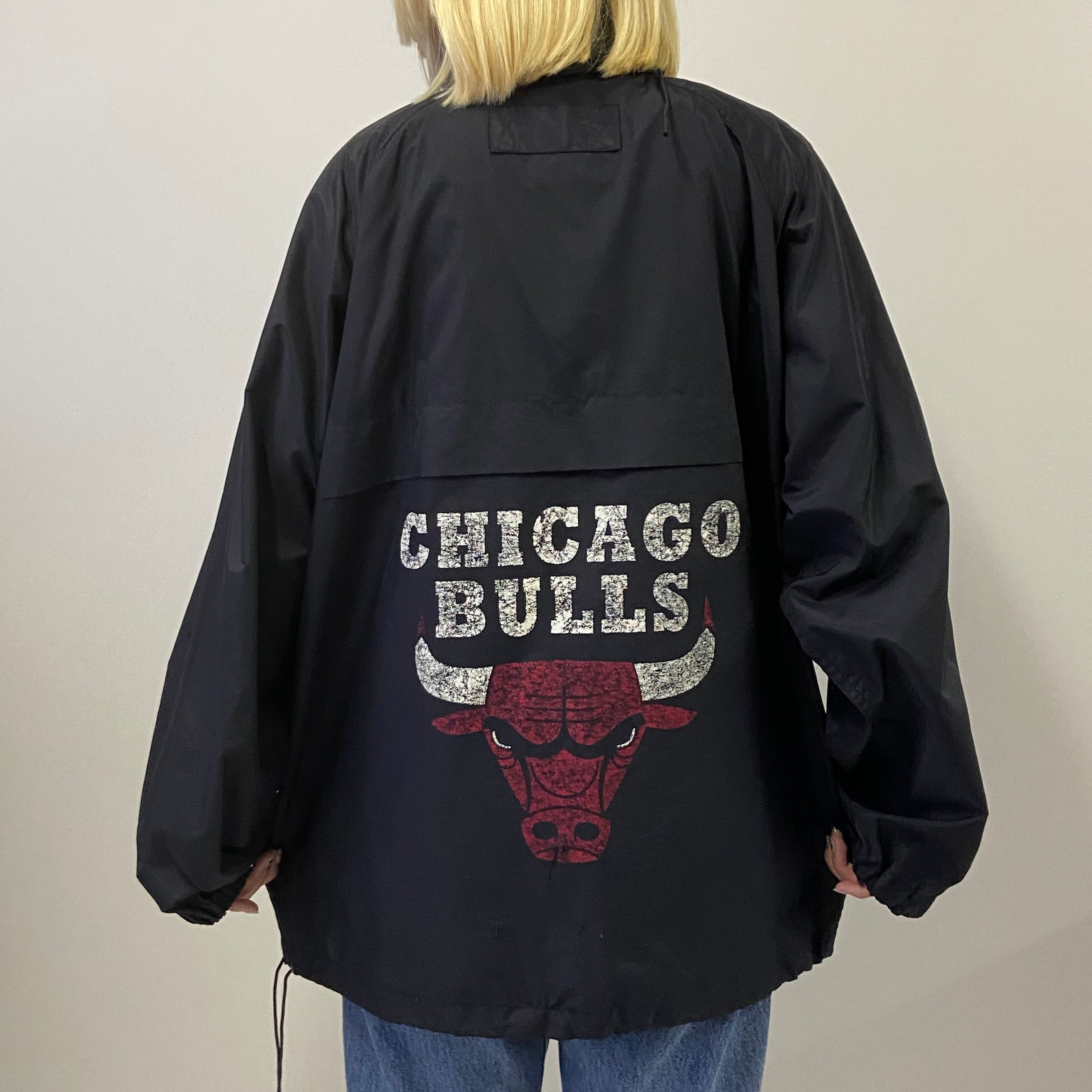 NUTMEG NBA シカゴ・ブルズ BULLS 刺繍ロゴ バックプリント ハーフ 