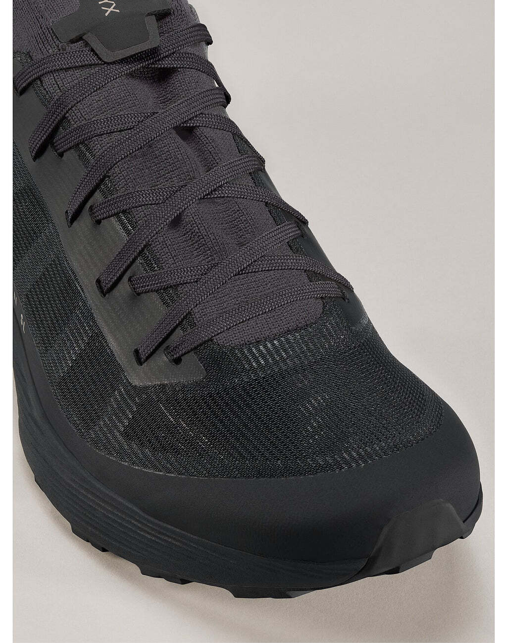 セール」Arc'teryx アークテリクスノーバン SL 3 メンズ 27cm