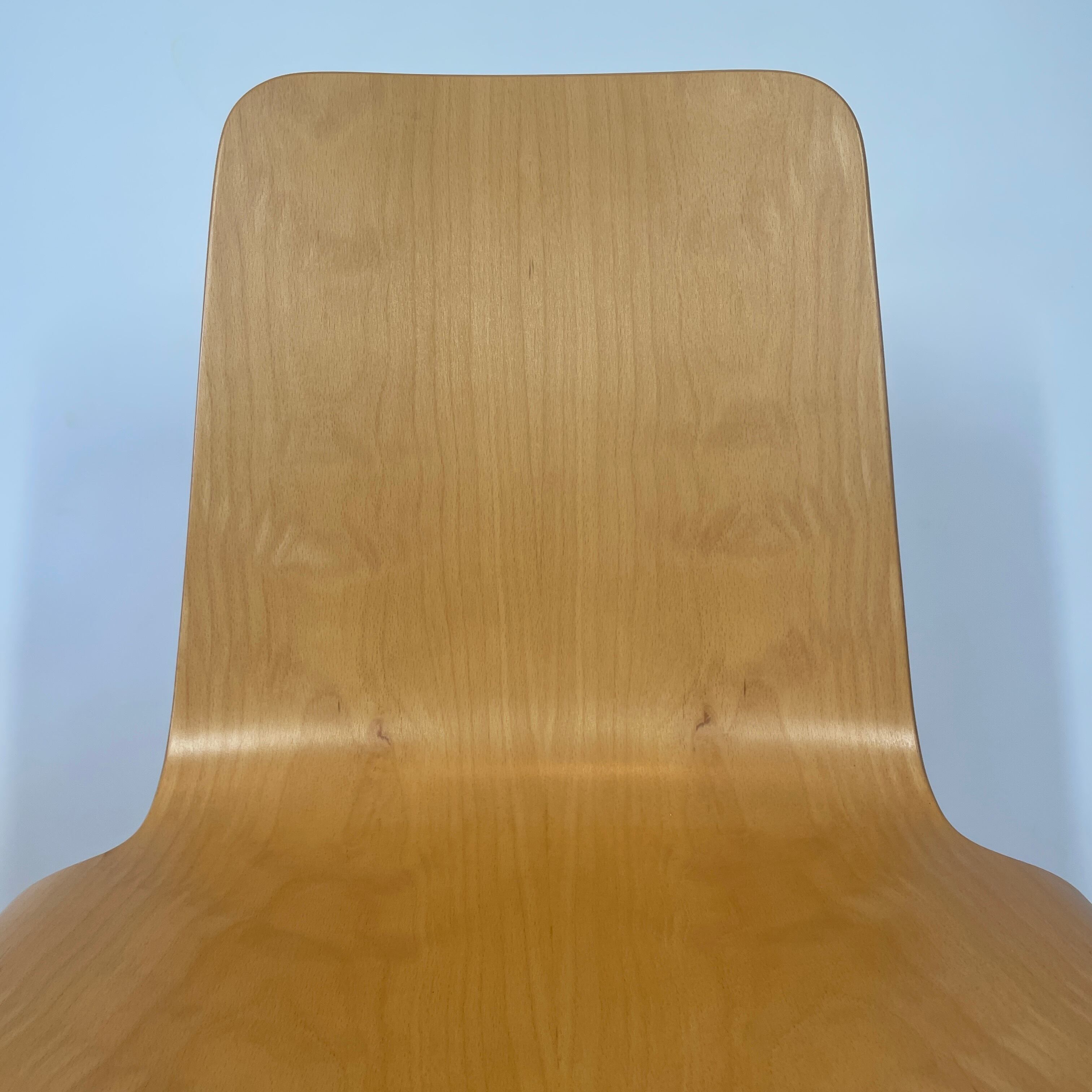 NXT chair by Peter Karpf | KOHSEKI