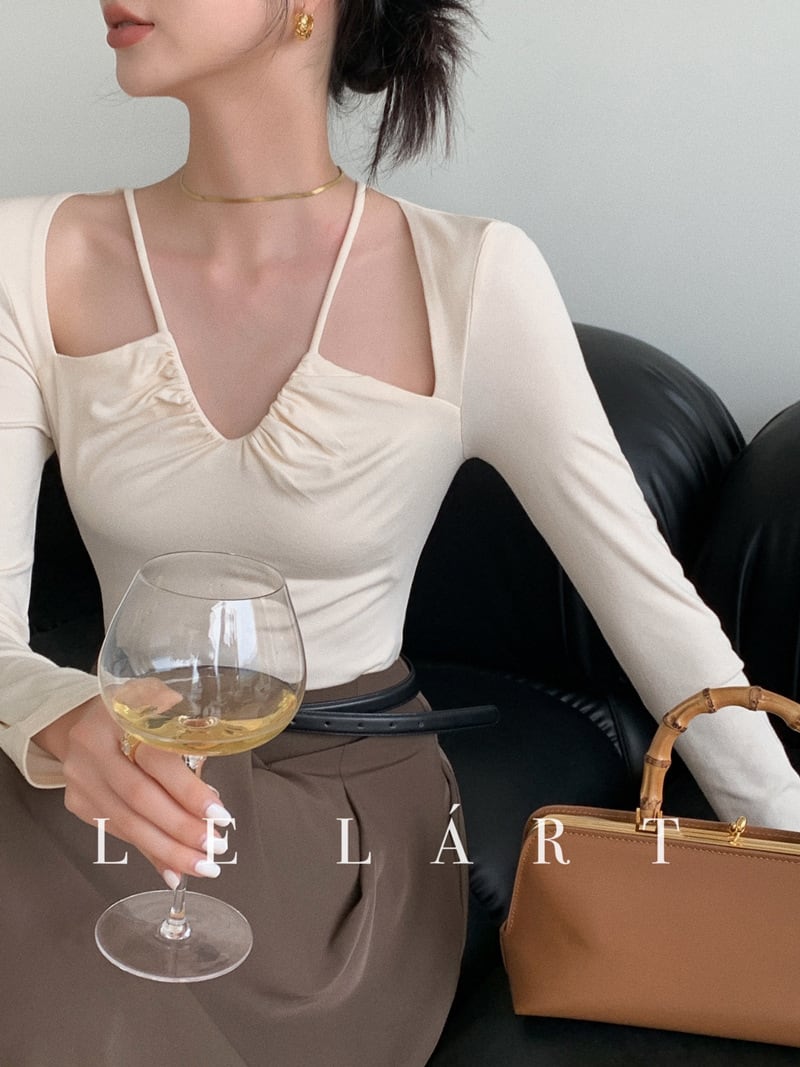 【新作】【送料無料】 春と秋のデザイン中空スリム長袖ホットガールスタイル Tシャツ女性のシックなトップ秋ショートスタイルインナーレイヤリングシャツ 0289808501364