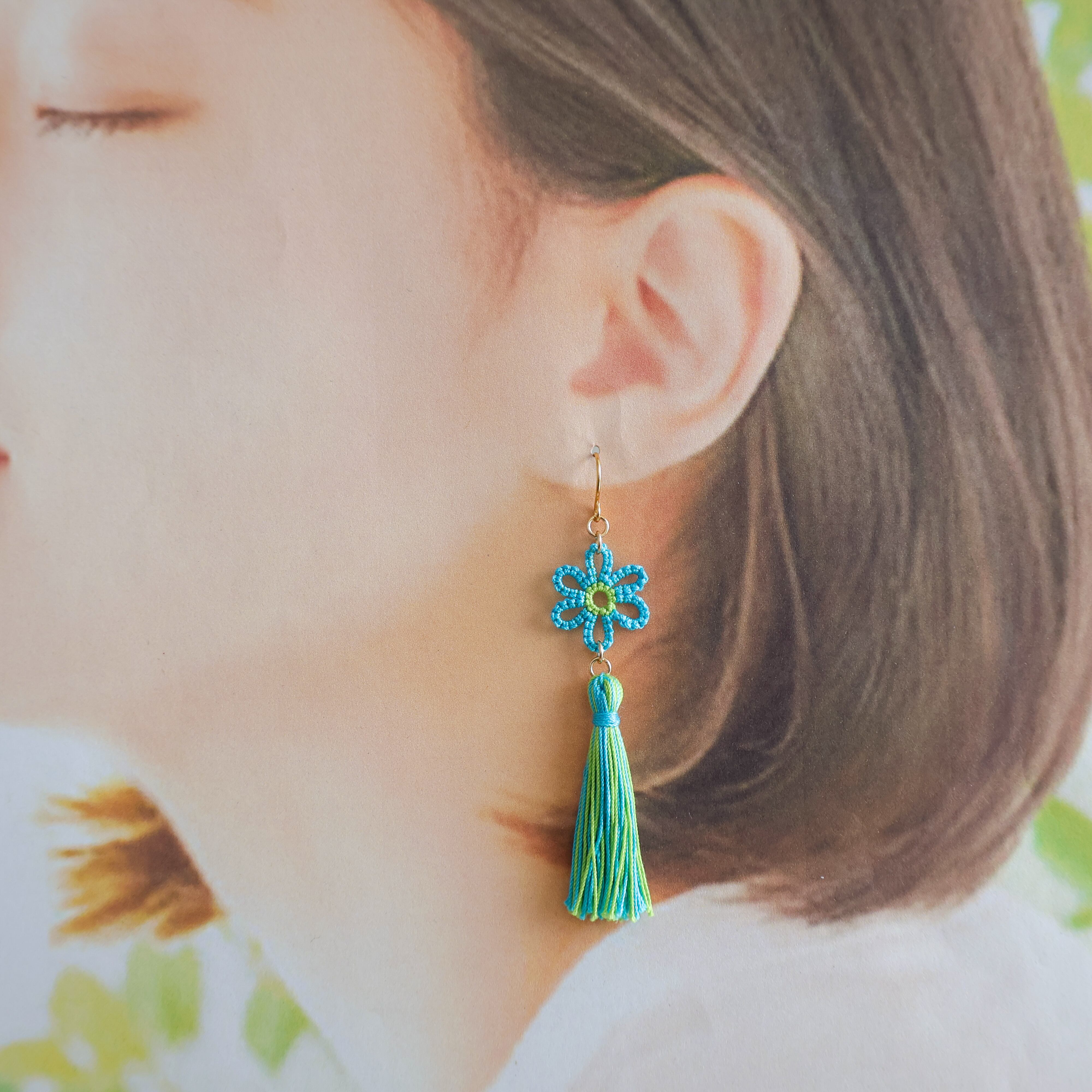 Tasseru】ターコイズブルー お花 タッセル アクセサリー ピアス