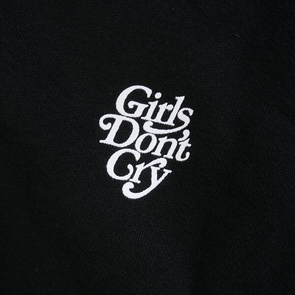Girls Don’t Cry パーカー黒