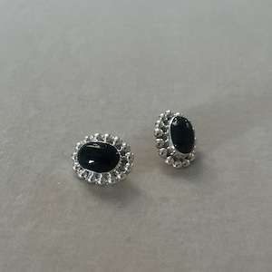 Onyx flower earring from Mexico