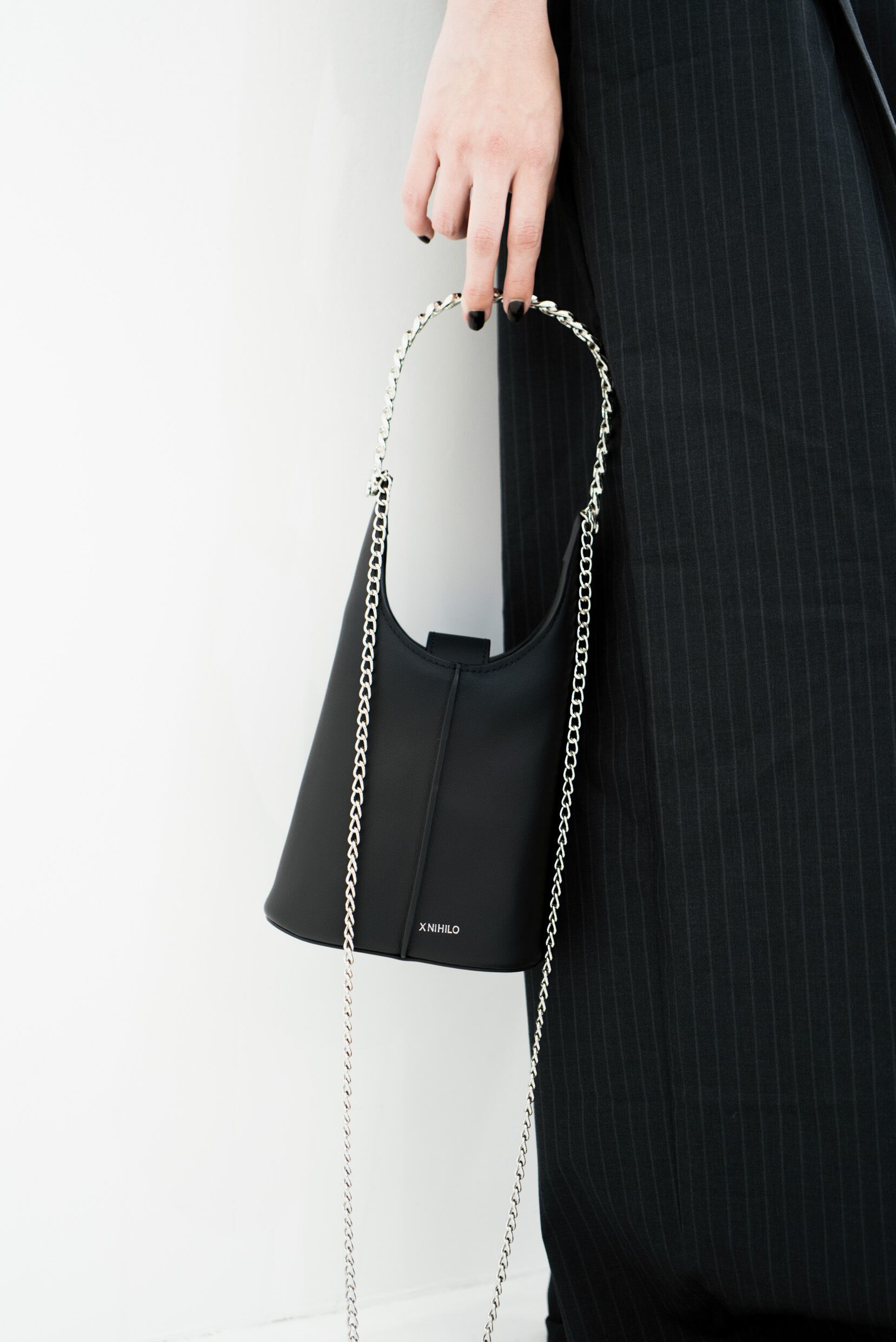 エックスニヒロ(X NIHILO) レザーショルダーイブニングバッグ「CLEO