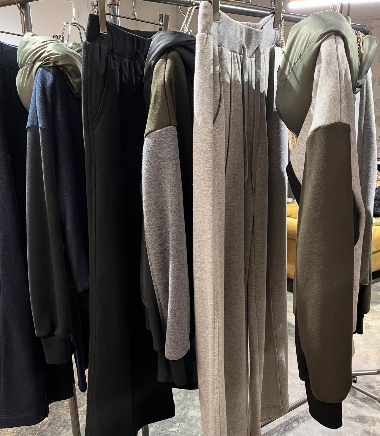 リズレイ RISLEY risley バイカラーボアフーディー