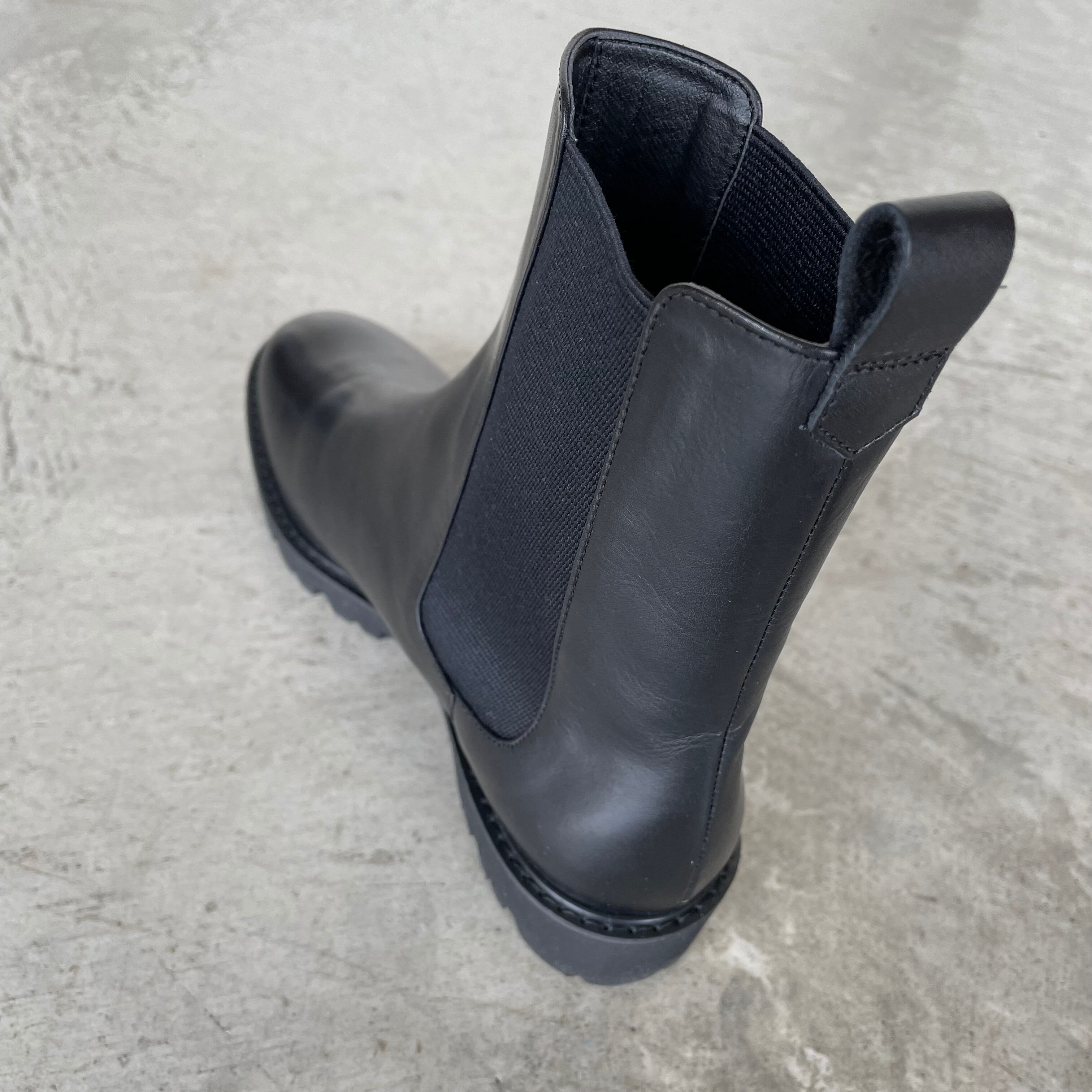 秋冬コーデのシメはやっぱりコレ♪ サイドゴア 軽量ソール レザー