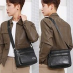 バッグ PUレザー ショルダーバッグ メンズ 斜めがけバッグ 肩掛け バッグ 4ポケット ファスナー 多収納 コンパクト おしゃれ 通勤 通学 旅行 かばん ブラック ブラウン キャメル 軽量 合成皮革 シンプル 大人 カジュアル 高見え プレゼント cw-a-6436