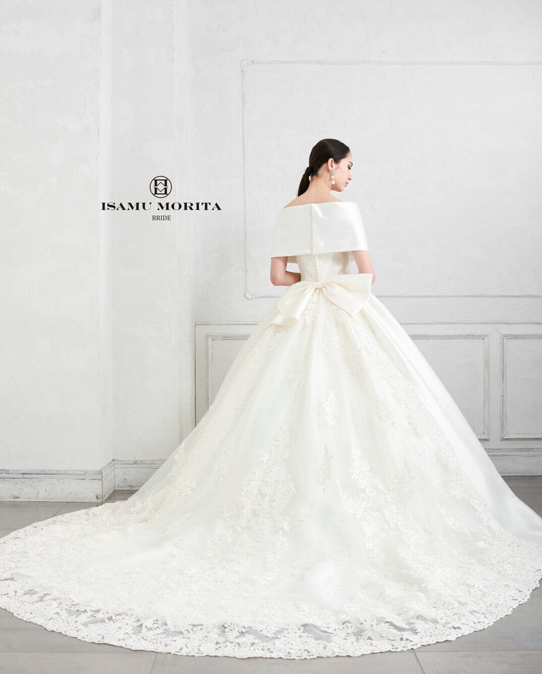 ウエディングドレス オフショルダー ふっくら柔らかなバックリボン  