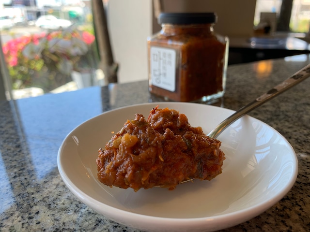 キムチ焼飯としても、スープの味変にも、卵かけご飯にも絶妙な辛味！特製ピリ辛肉味噌