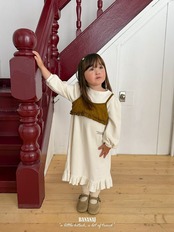 韓国子供服 / BANANA J / 26Autumn / レターリング ワッフルワンピース / 秋服 / キッズ *XS~JS*