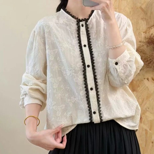 2色／センターレースフラワー刺繍ブラウス ・12496