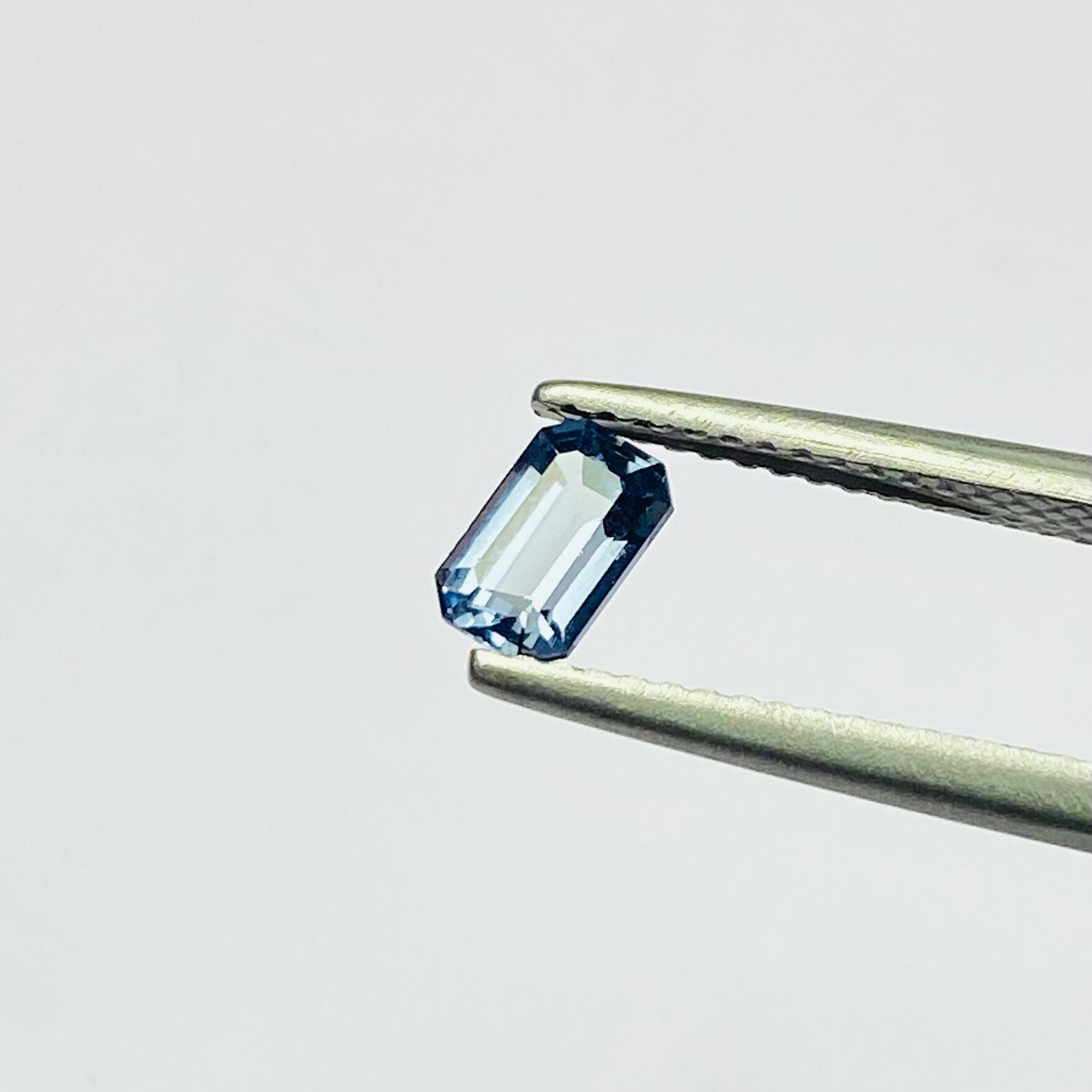 シャープなグレースピネル