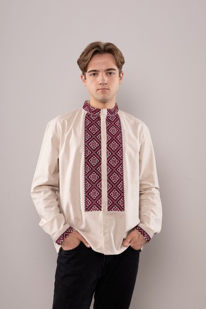 ウクライナ刺繍ヴィシヴァンカ　クロスステッチ手刺繍　Lサイズ　メンズ