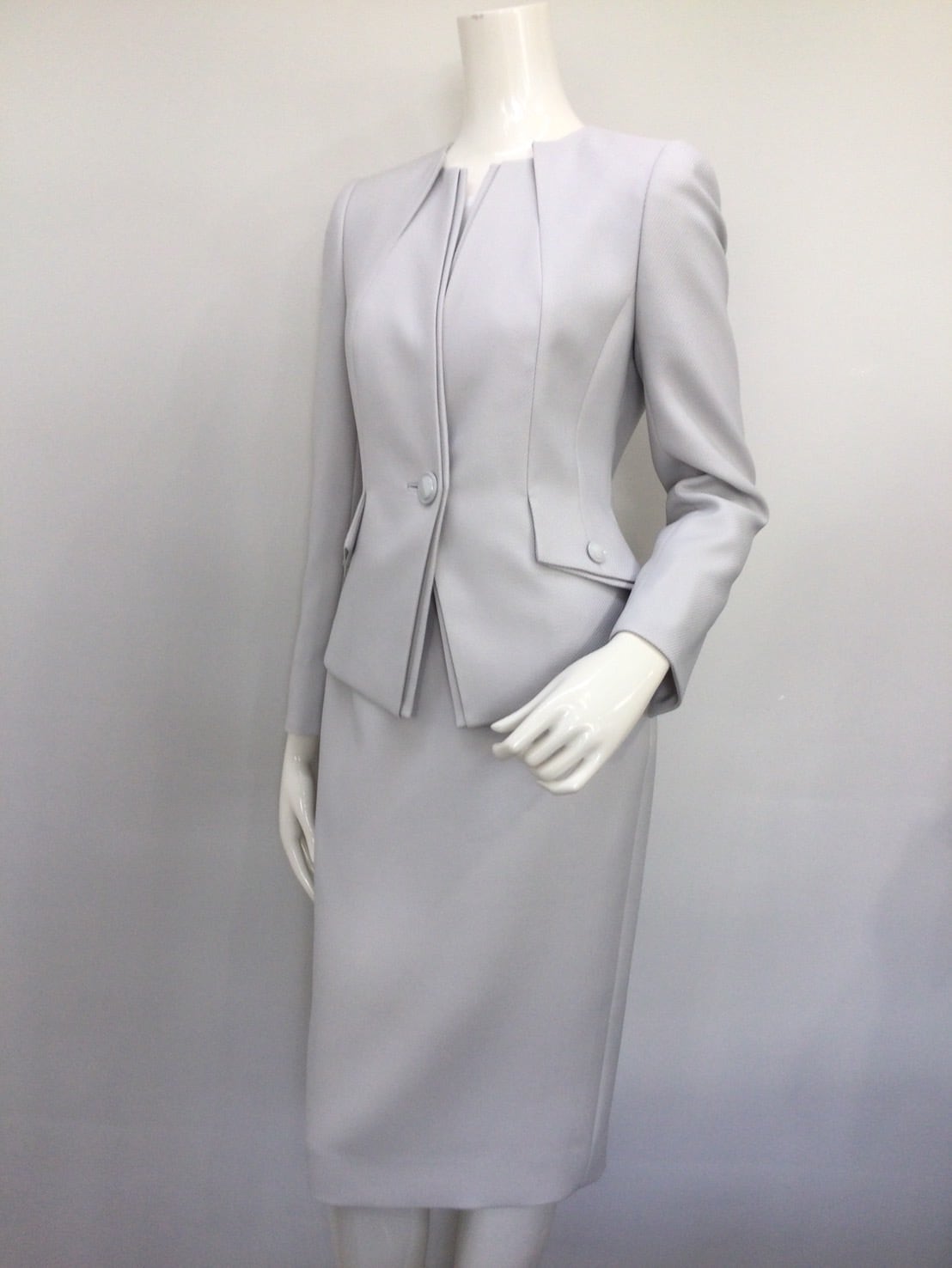 ロングセラースーツに新色【グレー】が加わりましたS261-2442(グレー