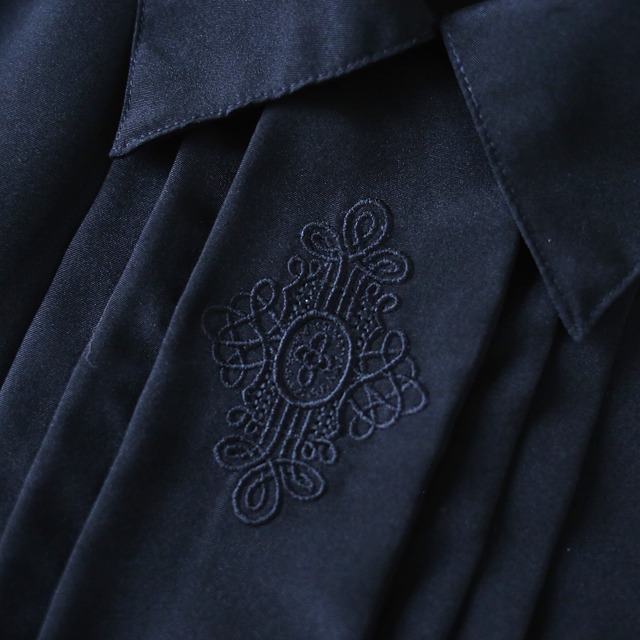 "刺繍" fry-front and pleats design black one-tone mode shirt